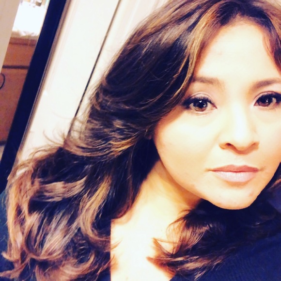 Meet your Posher, Nieves - Picture 1 of 1